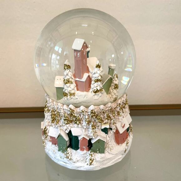 Cupcakes & Cashmere Christmas Musical Waterglobe 7x5  Festive Holiday Decor NEW - Picture 6 of 14